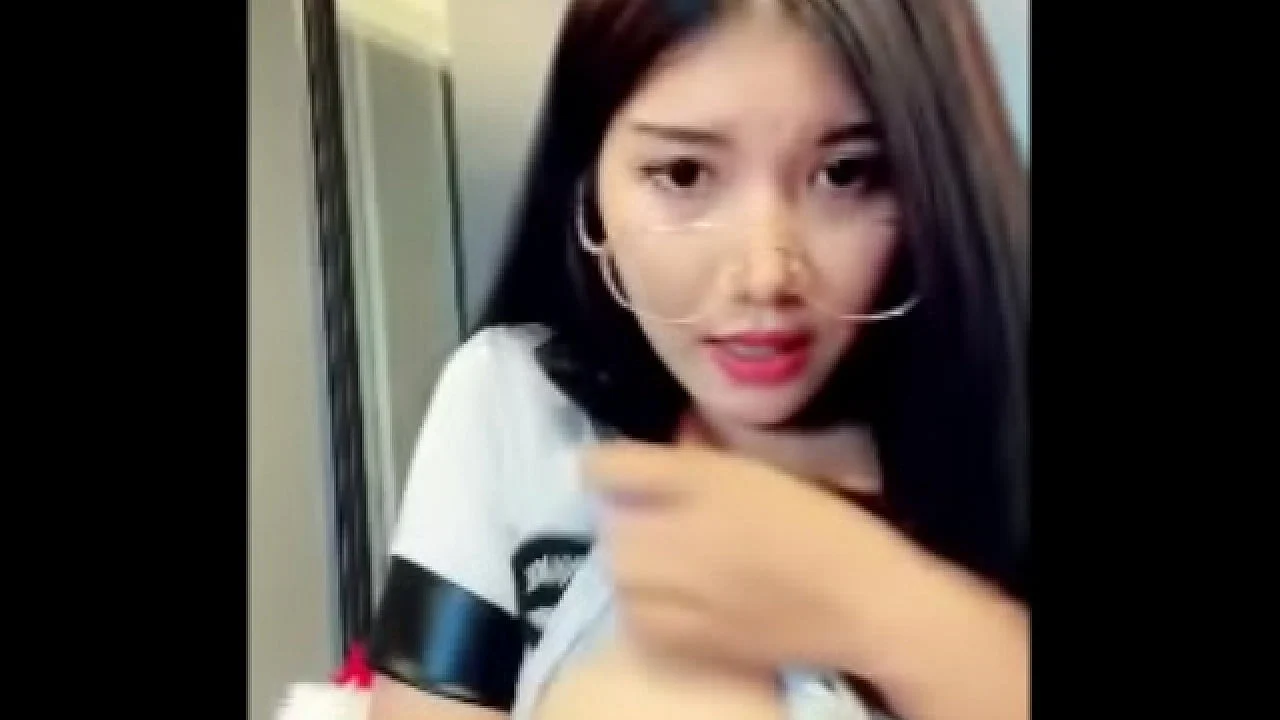 หลุดสาวน่ารักโคตร เปิดกล้องโชว์นมให้แฟนดูตอนไม่อยู่ด้วยกัน พอเลิกกันไอ้แฟนมันก็เลยเอามาปล่อยให้คนอื่