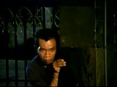 คลิปหลุดทางบ้าน ลูกชายเมายาบ้า บังคับให้แม่อมควยงัดควยมายัดปาก อมจนมิดน้ำแล้วให้กินน้ำว่าอีกแนวซาดิส